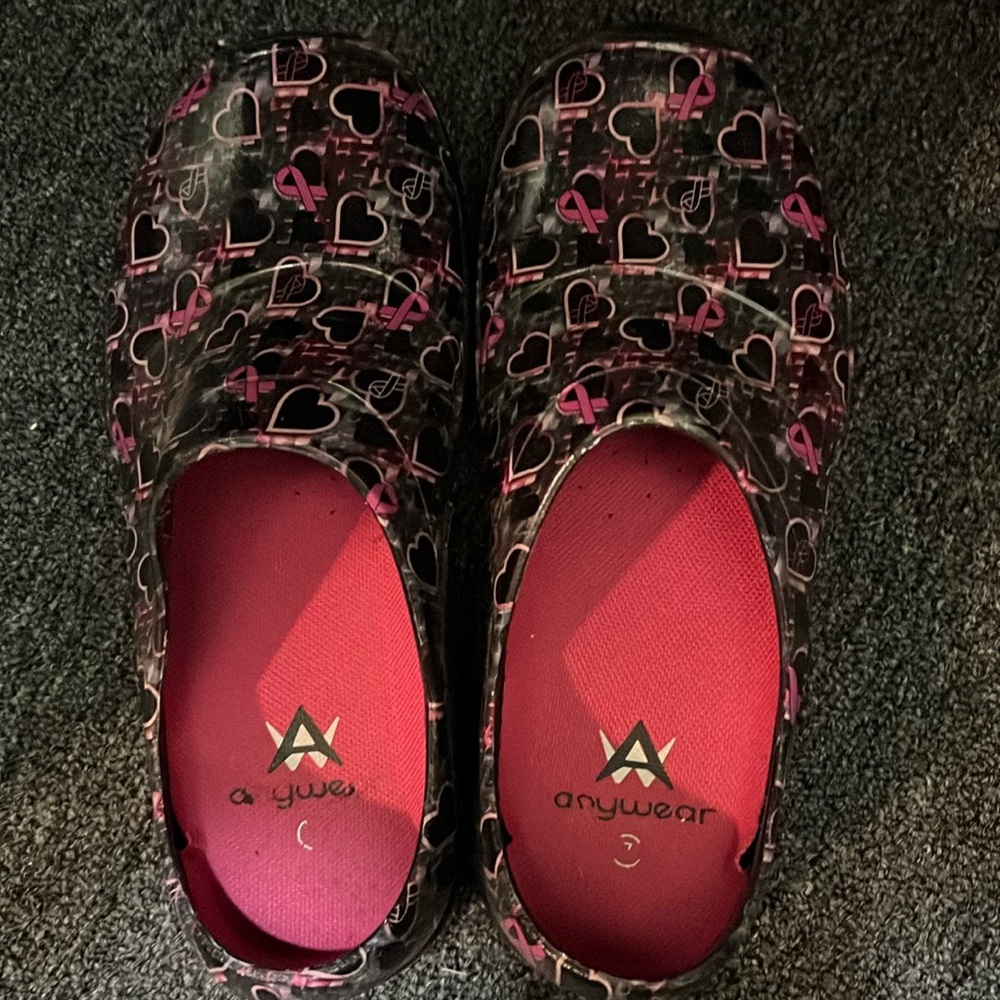 Shoes for nurses groomers or restaurants work.